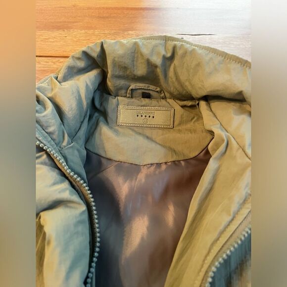 BLANKNYC Nylon Crop Puffer
Jacket, Size X-Small ARMY Green Jacket - Picture 7 of 8
